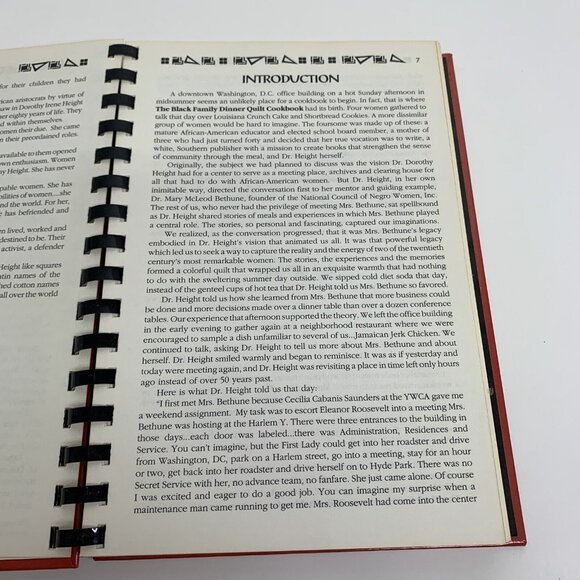 Black Family Dinner Quilt Cookbook African Cultural Soul Food Recipes Memories - Picture 10 of 16